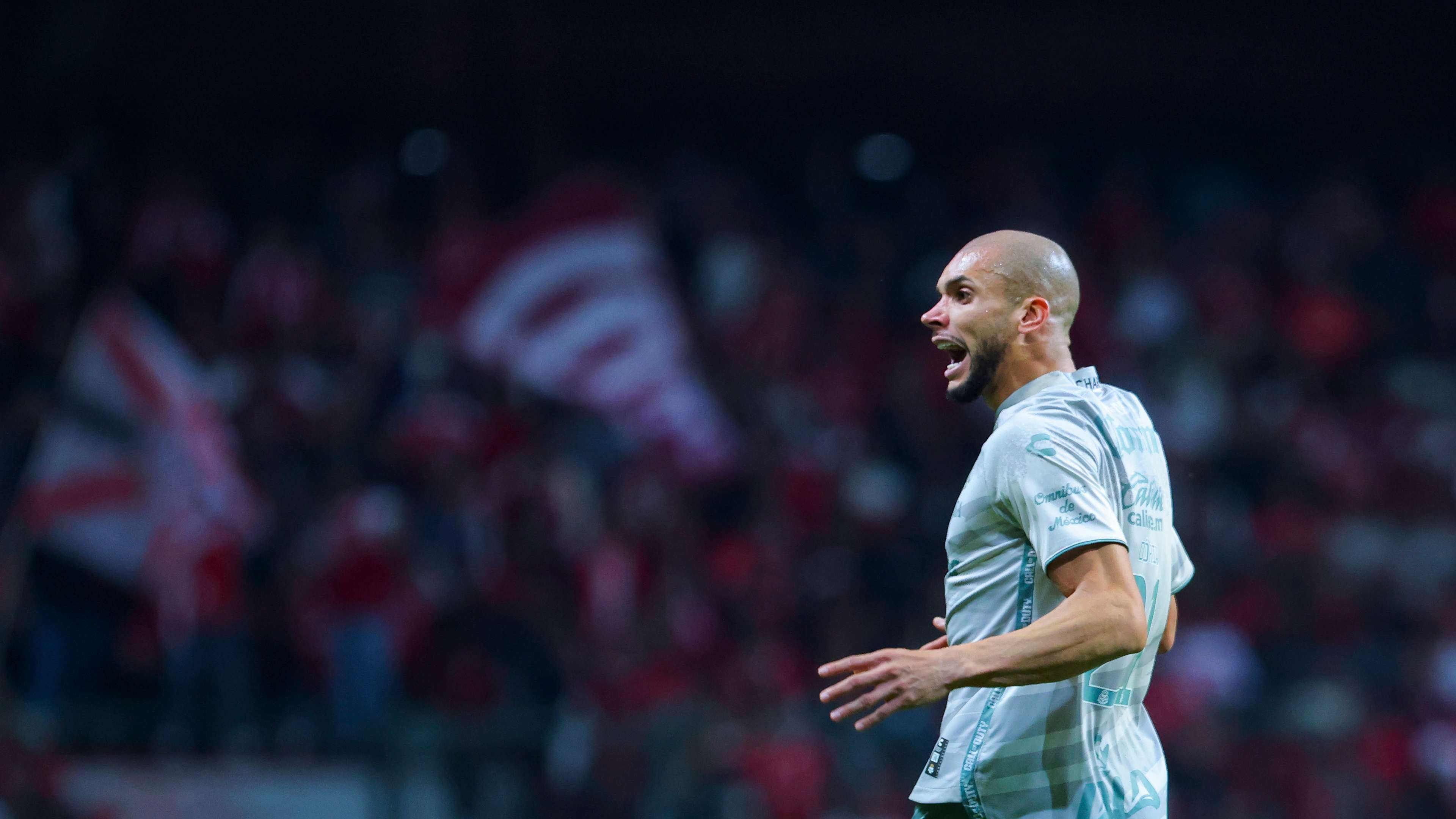 中超第7輪重慶兩江競技0-3深圳隊 卡爾德克梅開二度元敏誠破門.