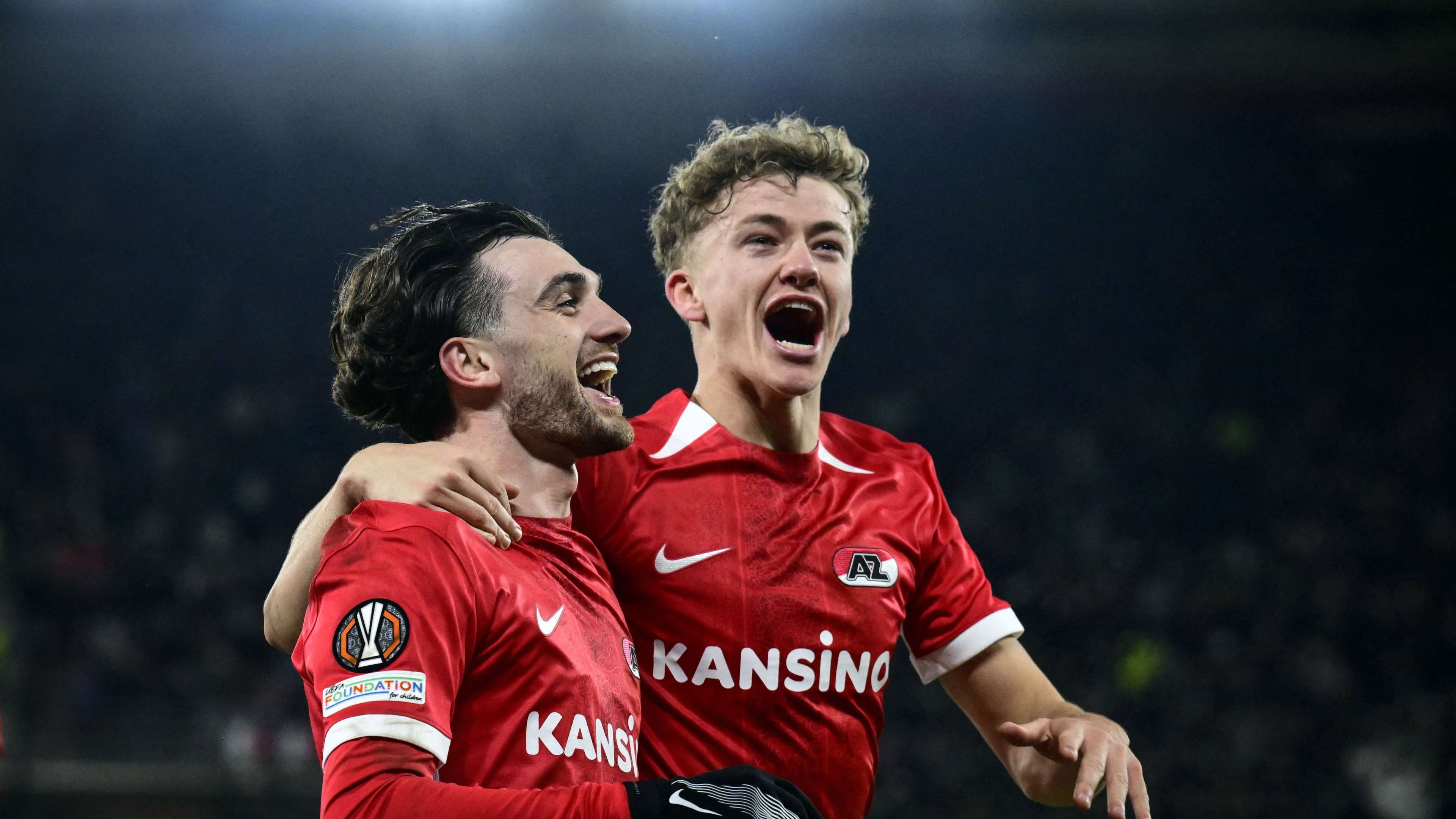 曼联官宣：巴西后卫特莱斯租借到塞维利亚.